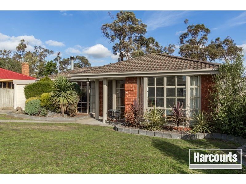 6 Yew Court, Cranbourne North VIC 3977