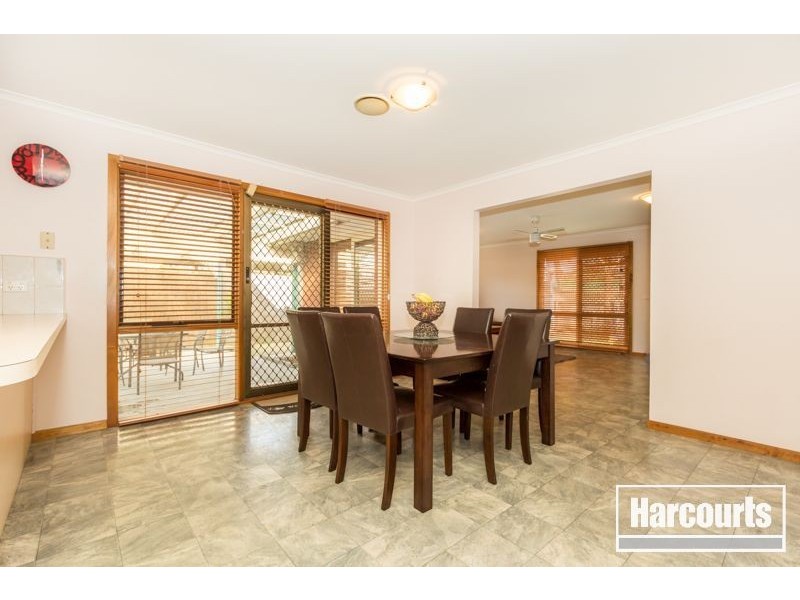6 Yew Court, Cranbourne North VIC 3977