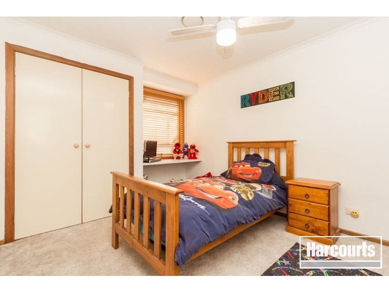 6 Yew Court, Cranbourne North VIC 3977