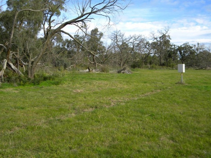 Lot 2/ 411 North Yannathan Road, Modella VIC 3816