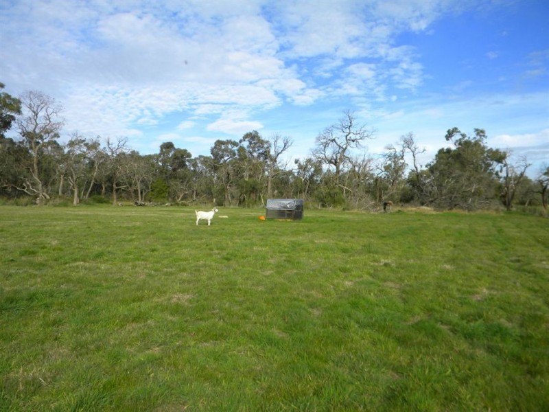 Lot 2/ 411 North Yannathan Road, Modella VIC 3816