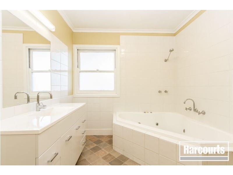 19 Campbell Parade, Cranbourne VIC 3977