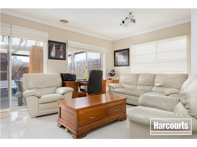 6 Kennels Lane, Cranbourne East VIC 3977