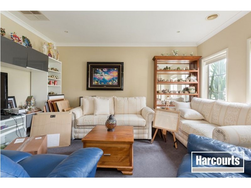 6 Kennels Lane, Cranbourne East VIC 3977