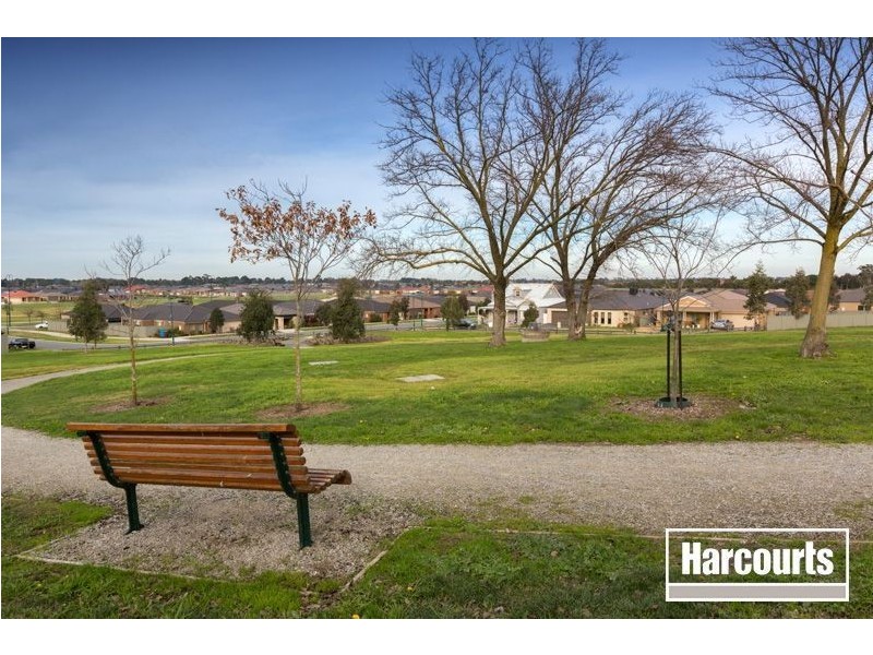 6 Kennels Lane, Cranbourne East VIC 3977