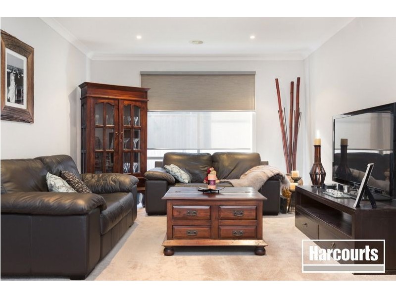 2 Bushranger Boulevard, Cranbourne East VIC 3977