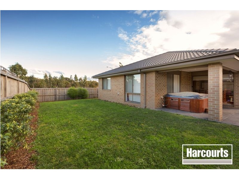 2 Bushranger Boulevard, Cranbourne East VIC 3977