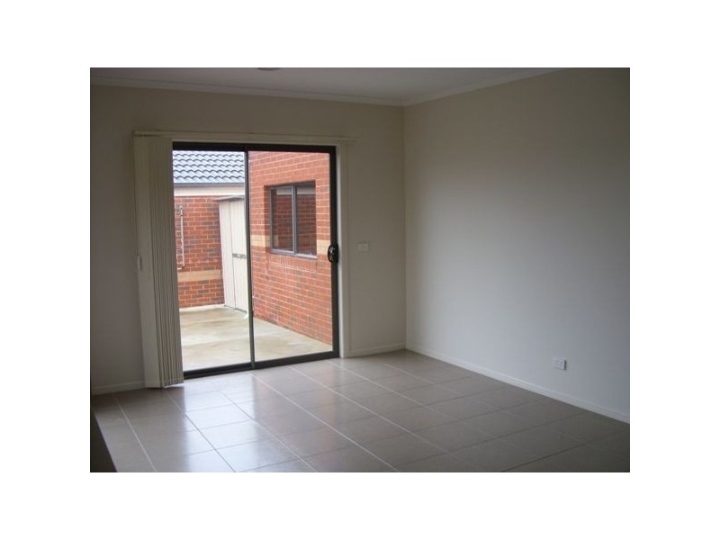 1/72 Eramosa Road, Somerville VIC 3912