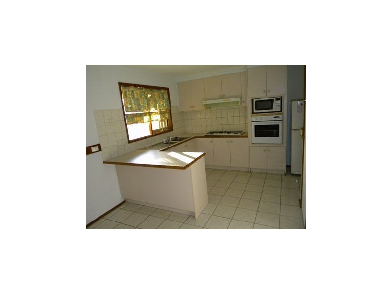 3 Bates Street, Cranbourne VIC 3977