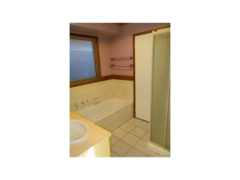 3 Bates Street, Cranbourne VIC 3977