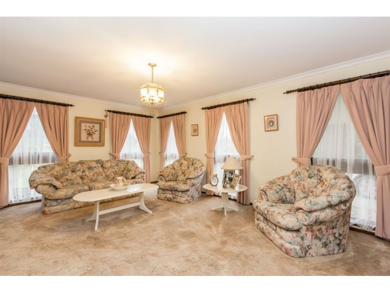 5 Roslyn Road, Cranbourne South VIC 3977