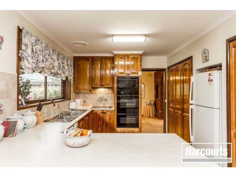 5 Roslyn Road, Cranbourne South VIC 3977