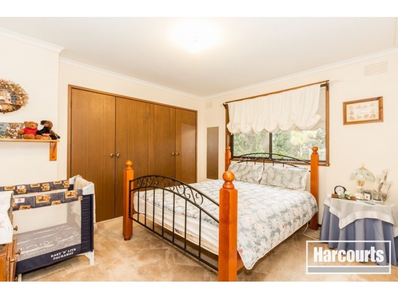 5 Roslyn Road, Cranbourne South VIC 3977