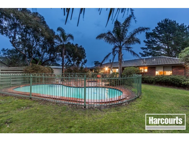 5 Roslyn Road, Cranbourne South VIC 3977