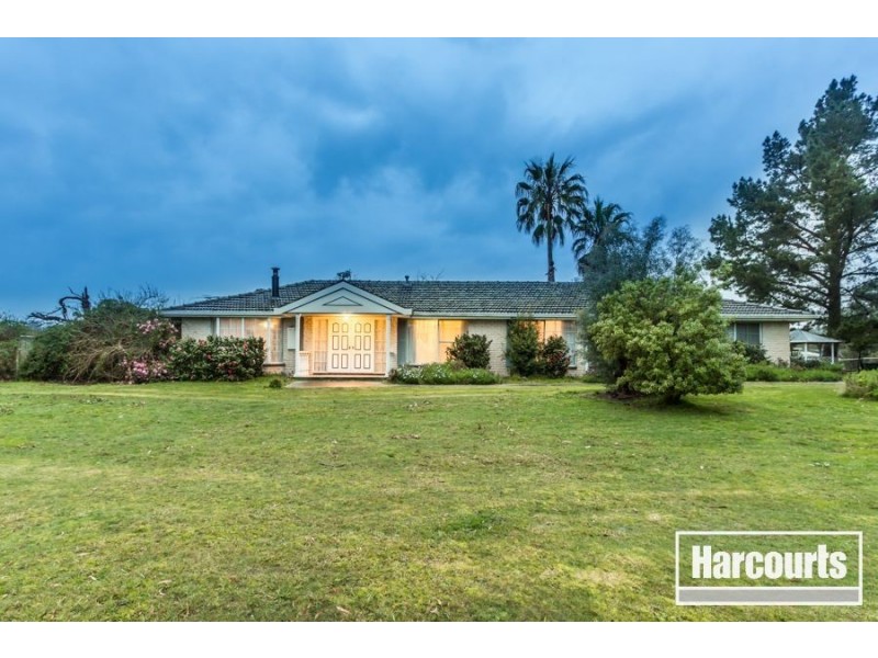 5 Roslyn Road, Cranbourne South VIC 3977