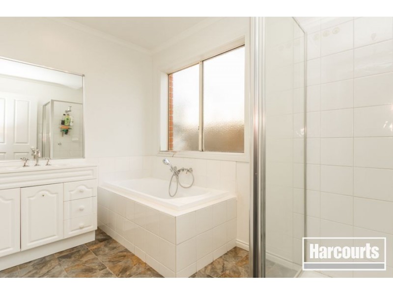 3/3 Lachlan Close, Cranbourne North VIC 3977