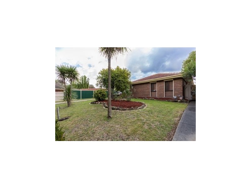 3 Gillespie Court, Cranbourne North VIC 3977