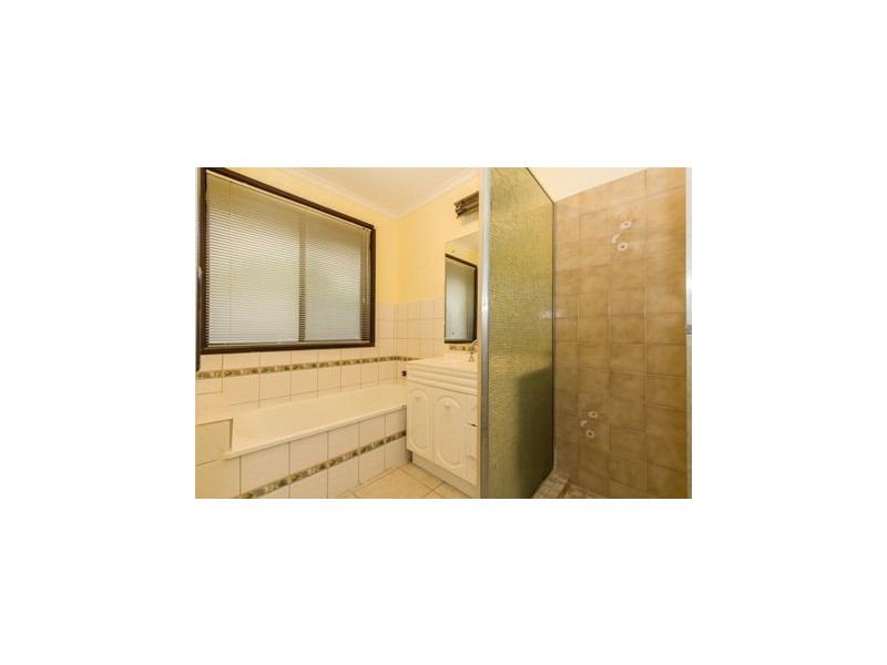 3 Gillespie Court, Cranbourne North VIC 3977