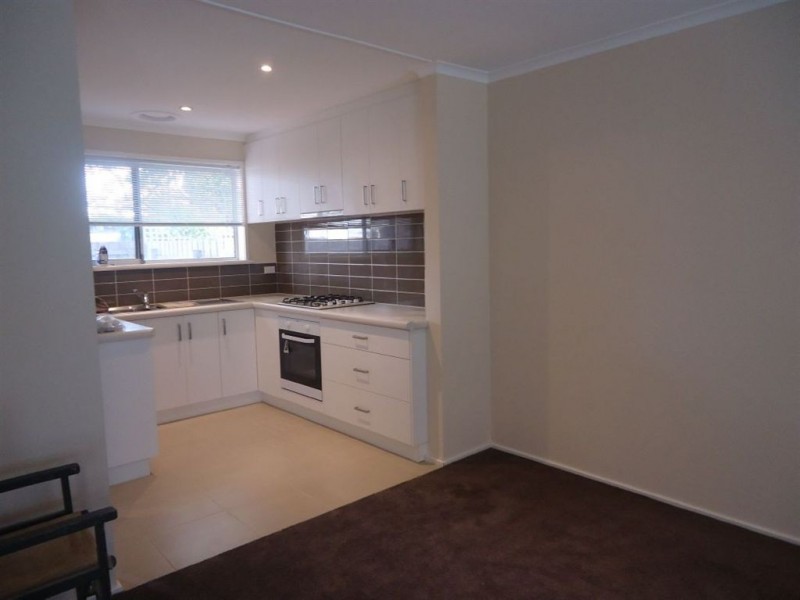 2/7 Alexander Street, Cranbourne VIC 3977