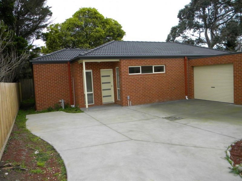 1/41 Fairbairn Road, Cranbourne VIC 3977