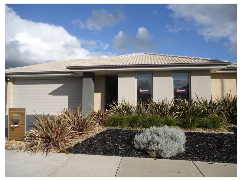 62 Fairhaven Blvd, Cranbourne West VIC 3977