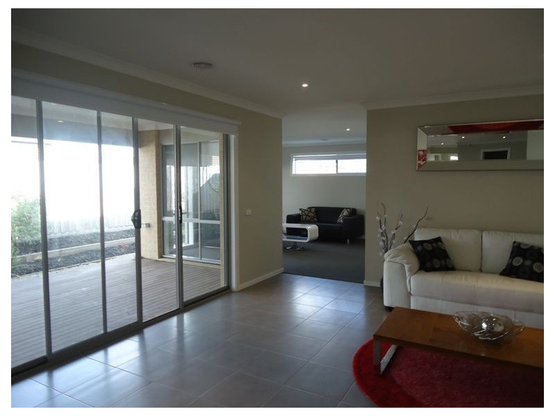 62 Fairhaven Blvd, Cranbourne West VIC 3977