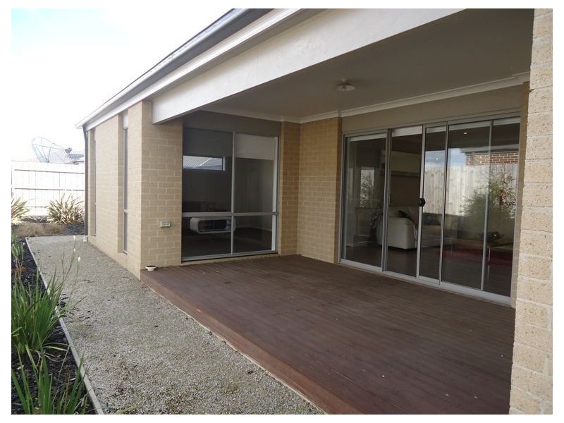 62 Fairhaven Blvd, Cranbourne West VIC 3977