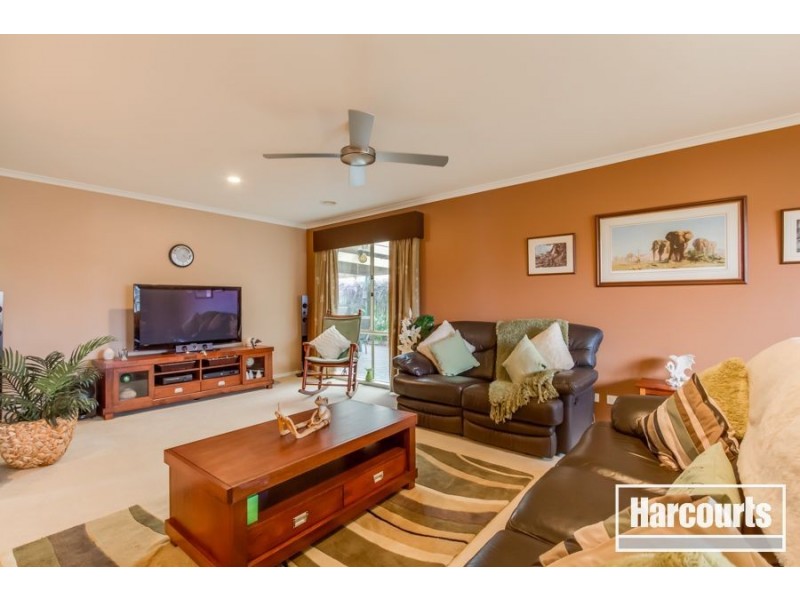 23 Hunt Club Blvd, Cranbourne East VIC 3977