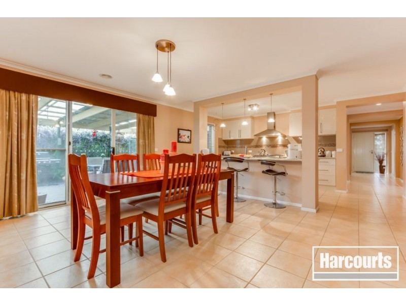 23 Hunt Club Blvd, Cranbourne East VIC 3977