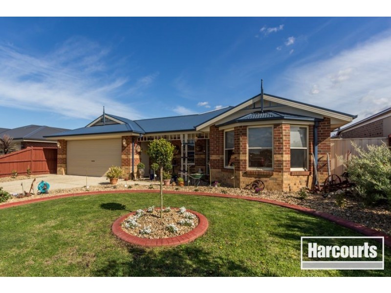9 Peisley Crescent, Cranbourne East VIC 3977
