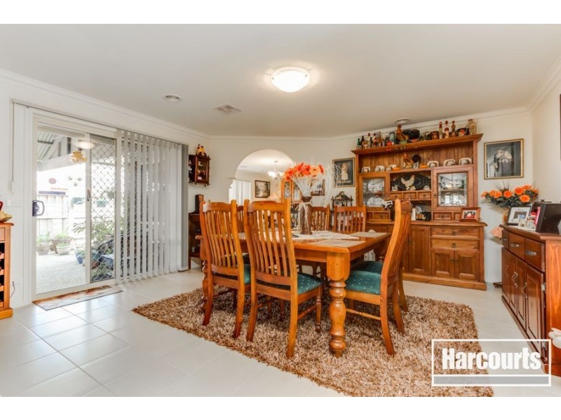 9 Peisley Crescent, Cranbourne East VIC 3977