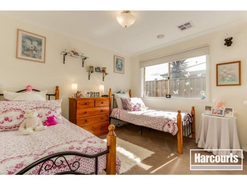 9 Peisley Crescent, Cranbourne East VIC 3977