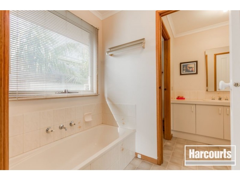 12 Rebecca Court, Cranbourne VIC 3977