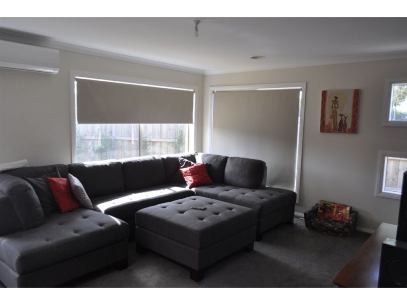 1 Calais circuit, Cranbourne West VIC 3977