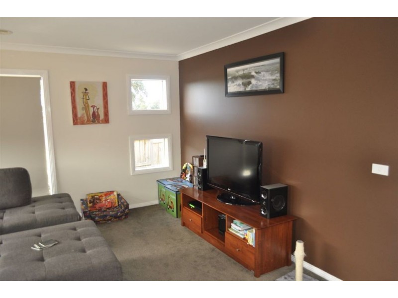 1 Calais circuit, Cranbourne West VIC 3977