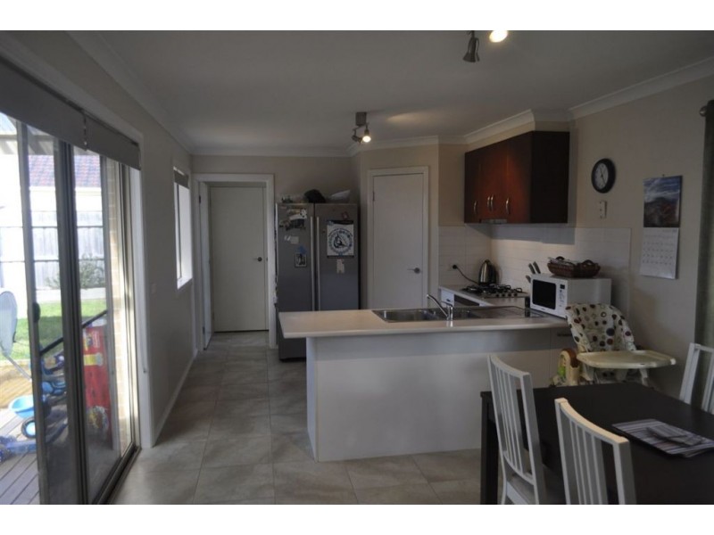1 Calais circuit, Cranbourne West VIC 3977