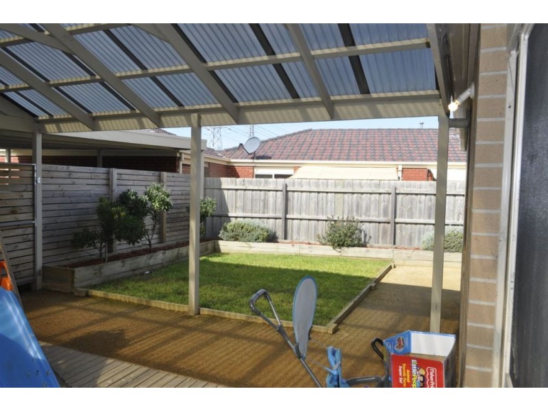 1 Calais circuit, Cranbourne West VIC 3977