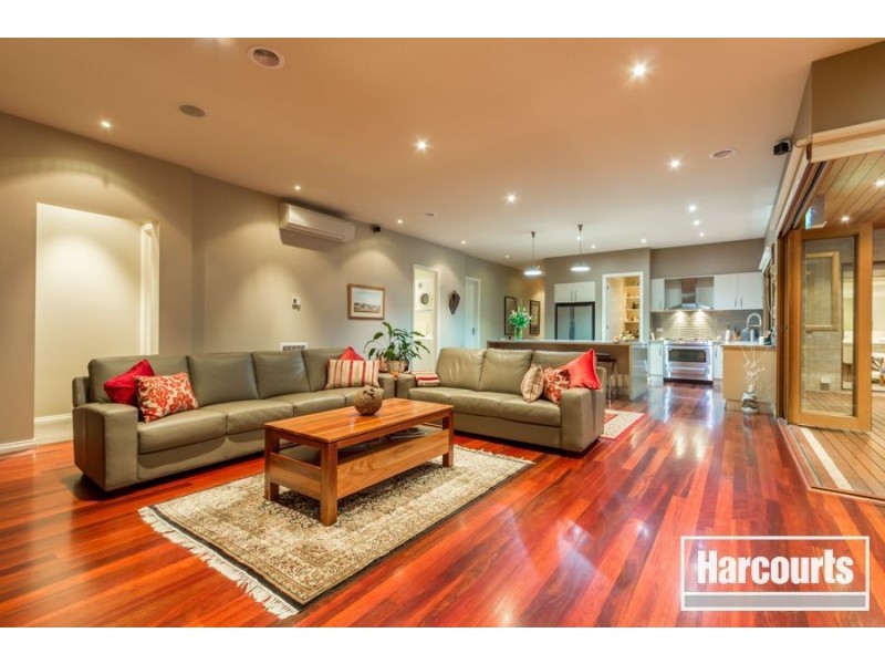 39 Bushlark Court, Berwick VIC 3806