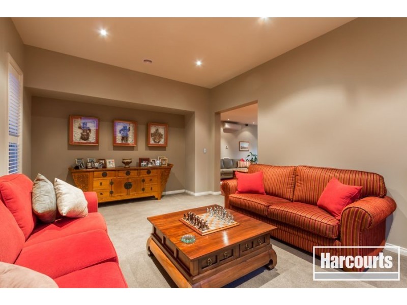 39 Bushlark Court, Berwick VIC 3806