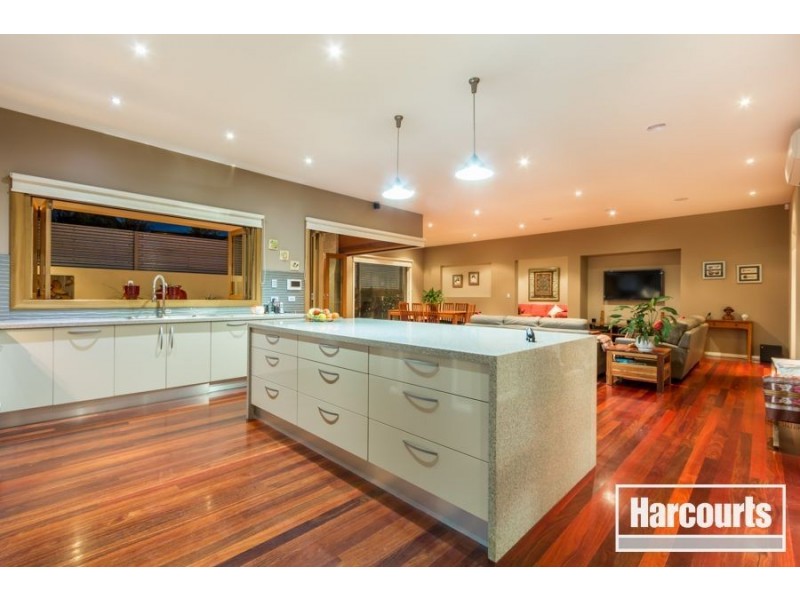 39 Bushlark Court, Berwick VIC 3806