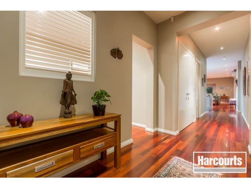 39 Bushlark Court, Berwick VIC 3806