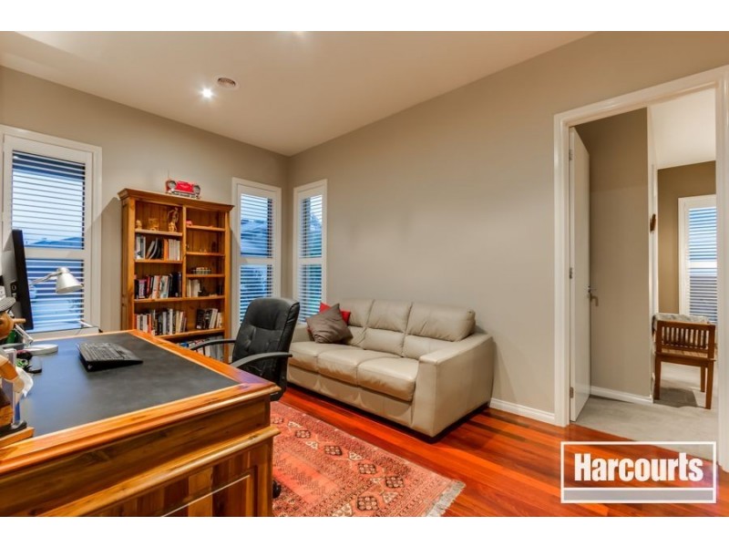 39 Bushlark Court, Berwick VIC 3806