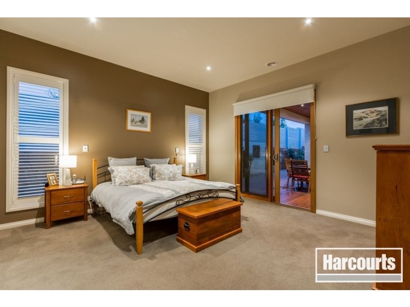 39 Bushlark Court, Berwick VIC 3806