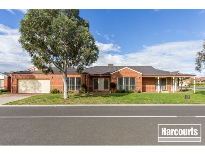 24 Hunt Club Boulevard, Cranbourne East VIC 3977