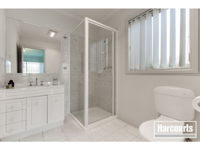 24 Hunt Club Boulevard, Cranbourne East VIC 3977