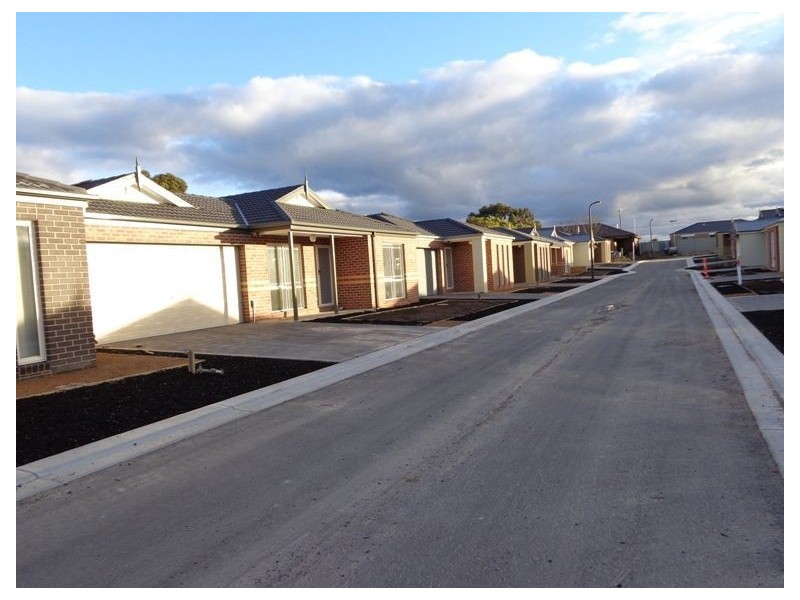 24/40-60 Potts Road, Langwarrin VIC 3910