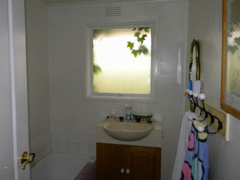 28 Harry Street, Cranbourne VIC 3977