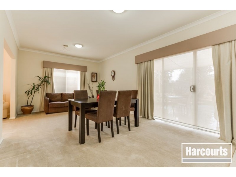 2 Woodhenge close, Cranbourne East VIC 3977