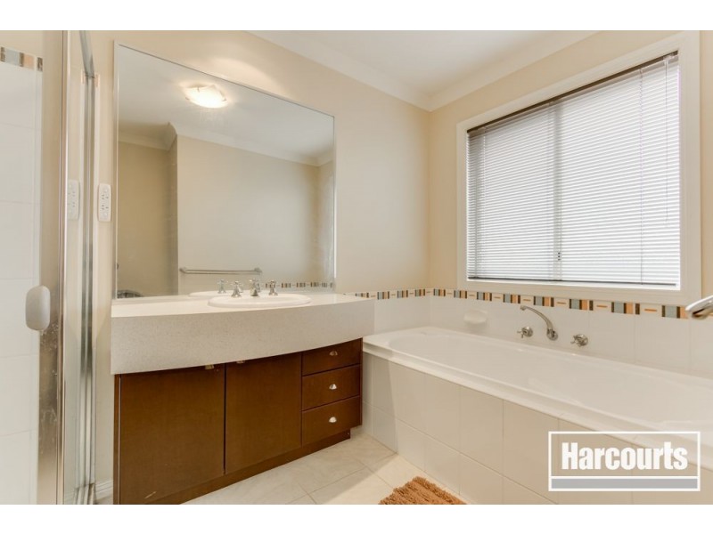 2 Woodhenge close, Cranbourne East VIC 3977