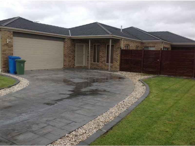 21 Trevino Way, Cranbourne VIC 3977